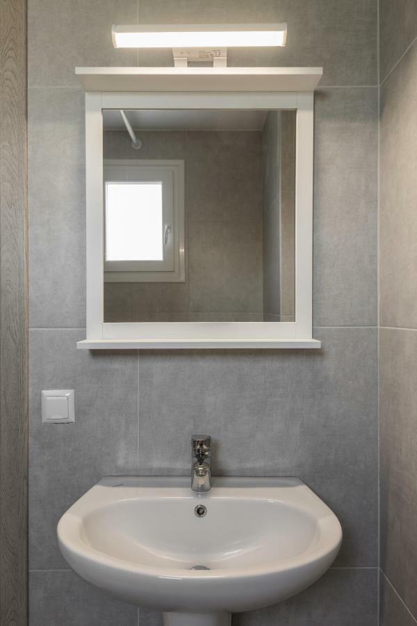 V Luxury Apartments Сівірі Екстер'єр фото