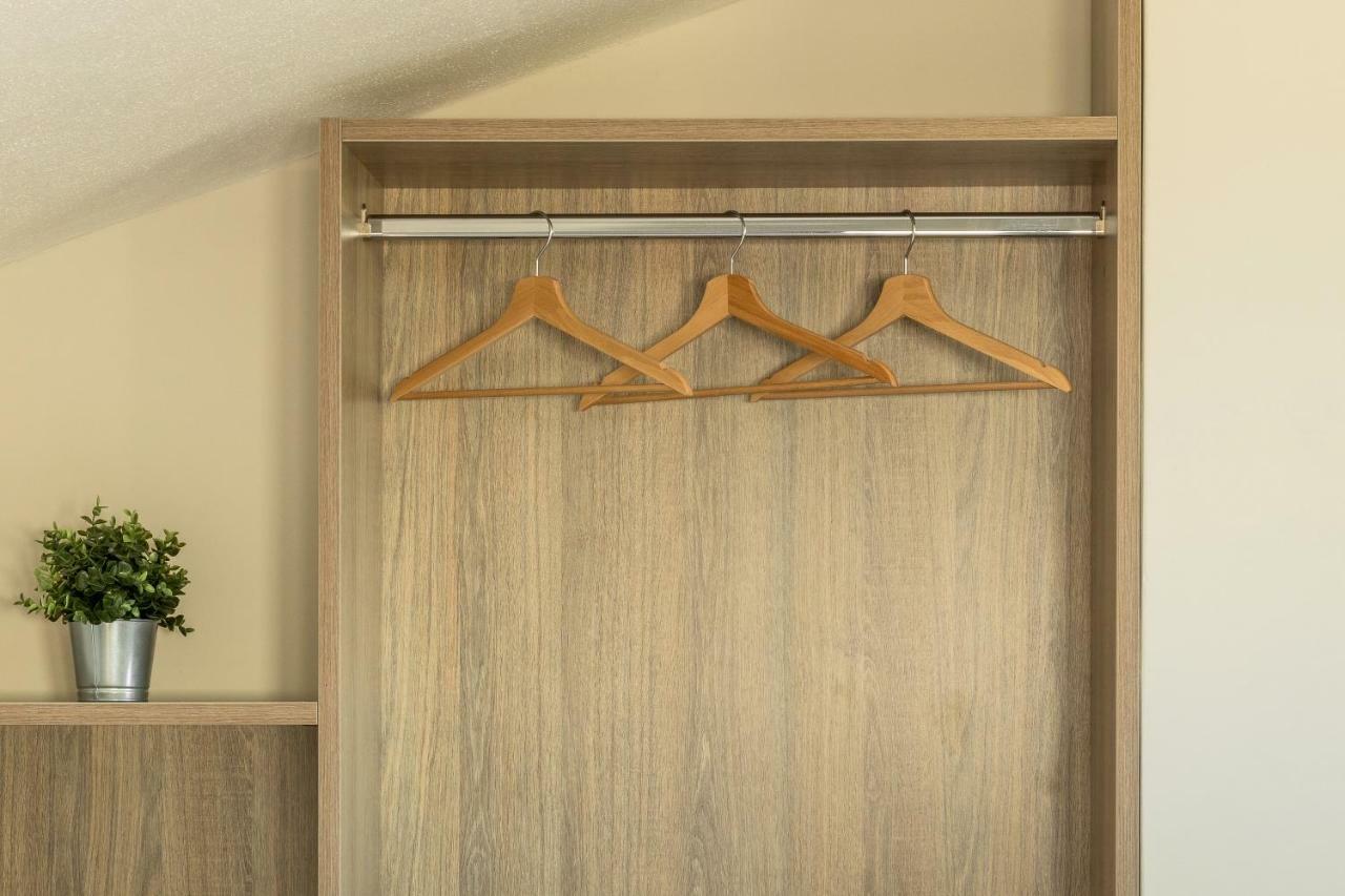 V Luxury Apartments Сівірі Номер фото